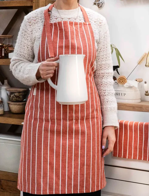 a91.webp Bampton Apron Rust